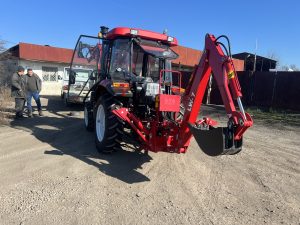Трактор John Deere 6155R  осигурен лизинг с 3, 5% годишна лихва  в Селскостопанска техника в гр. Асеновград – ID43596624