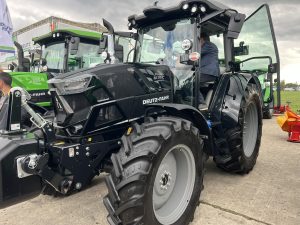 Xiaohongshu пуска функция за превод, задвижвана от AI, вероятно използваща GPT-4 · TechNode