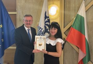 DeepSeek пуска нов OCR модел, способен да генерира 200 000 страници дневно на един GPU · TechNode