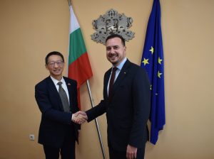 Китайският Geely се разширява до Полша с най-продавания електрически SUV · Technode