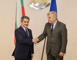 Министър Гуцанов: Искаме да повишим средствата за майките, ако се върнат на работа през втората година на детето