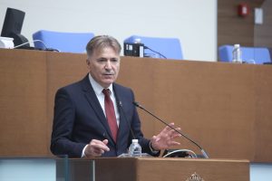 Експерти от НОИ отговаряха на въпроси за превалутирането в четири дома за възрастни хора в София