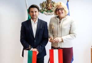 Жителите на Hainan FTP вече могат да купуват вносни стоки без данъци