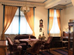 Националният литературен музей организира поетично-музикалната вечер „От твоите очи-звезди да пия светлина“