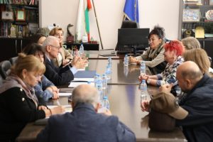 Китай отличава изключителни сътрудници за грижата за следващите поколения