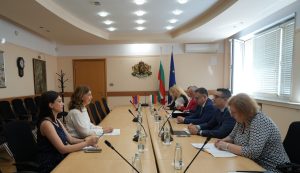 Министър Дилов и посланикът на Армения у нас обсъдиха потенциала за развитие на двустранните икономически отношения