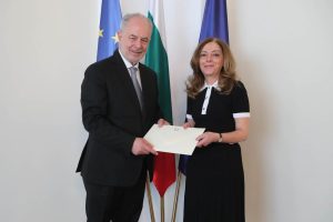 Заместник-министър Елена Шекерлетова прие копия на акредитивни писма на посланика на Италианската република в София Н. Пр. г-н Марчело Апичела