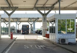 Съвместни проверки на ГКПП: Министерството на туризма и контролните органи откриха нарушения при пътувания