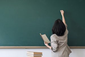 Китай облекчава административното натоварване на учителите