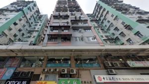 Властите в Хонконг издирват заподозрян за нападение с нож срещу двама митничари