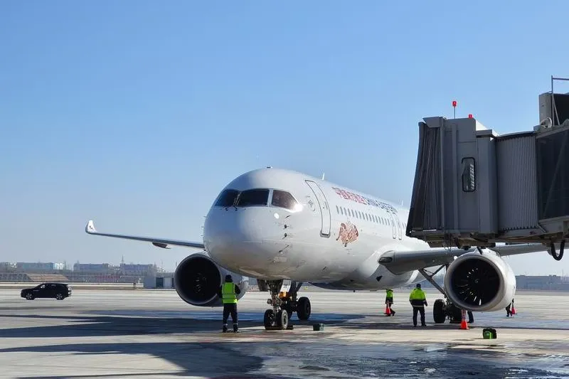 China Eastern пуска ежедневни C919 полети до плато летище