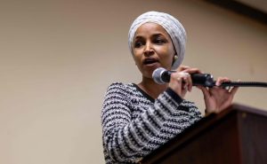 Заподозреният за атака на Илхан Омар Казмиерчак е осъден престъпник, публикувал про-Тръмп публикации