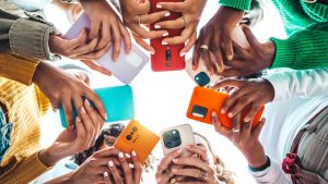 Контрол на импулсите: Забраната на социалните медии в Малайзия е насочена към умовете на тийнейджърите