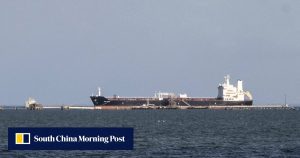 Супертанкери с венецуелски петрол за Китай обръщат курс