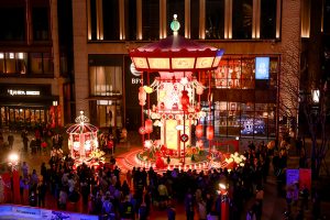 Фестивалът на фенерите Ююан създава фестивално настроение в Шанхай