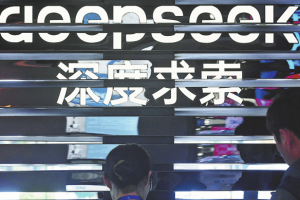 Технологичните гиганти се борят за супер AI портали във фестивална кампания