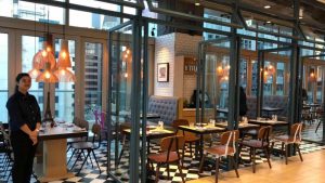 Закусващите в Хонконг са призовани да избягват суровите стриди, тъй като са открити повече случаи на хранително отравяне